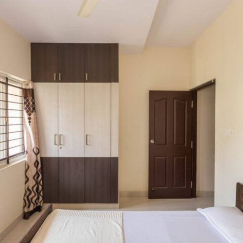 Independant furnished 1bed flat ac room